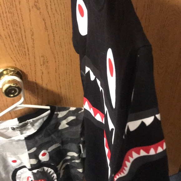 Two bape t shirts - Picture 4 of 4